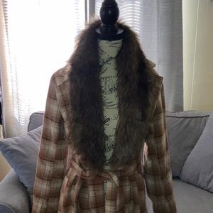 Forever21  Faux Fur Plaid coat 🧥 Size Small